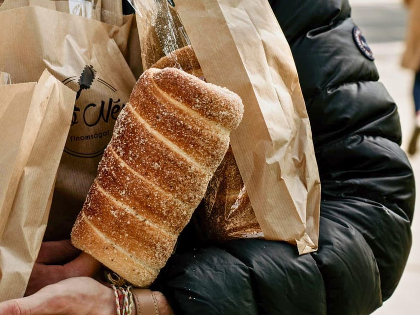 Budapest: Chimney Cake Workshop in City Park - Finding the small white buildings in City Park
