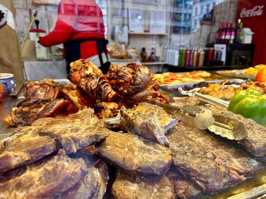 Budapest: Christmas Market Guided Walking Tour with Tastings - The market walk and handmade gifts