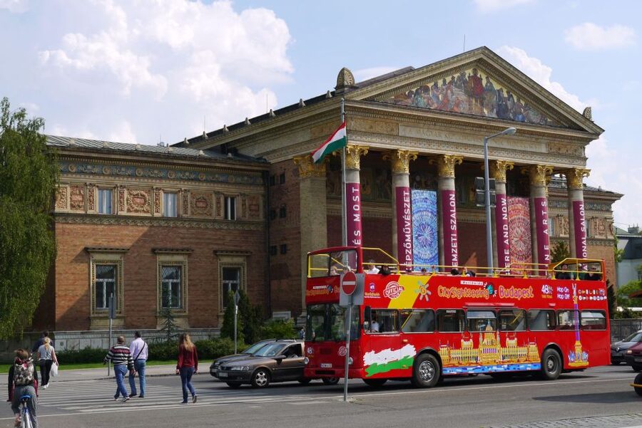 Budapest: City Sightseeing Hop-On Hop-Off Bus Tour & Extras - Is $41 good value for one to three days?