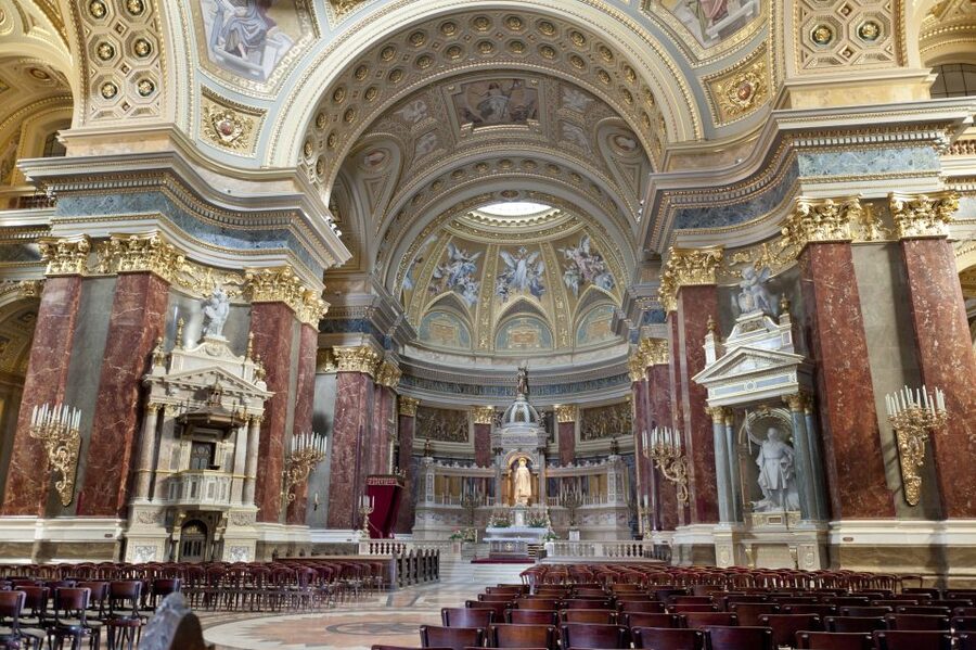 Budapest: Classical Music Concerts in St Stephen's Basilica - What the music sounds like inside the church