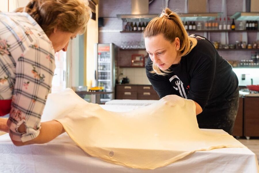 Budapest: Cooking School – Hungarian Menu & Local Market - Timing, meeting point, and planning tips