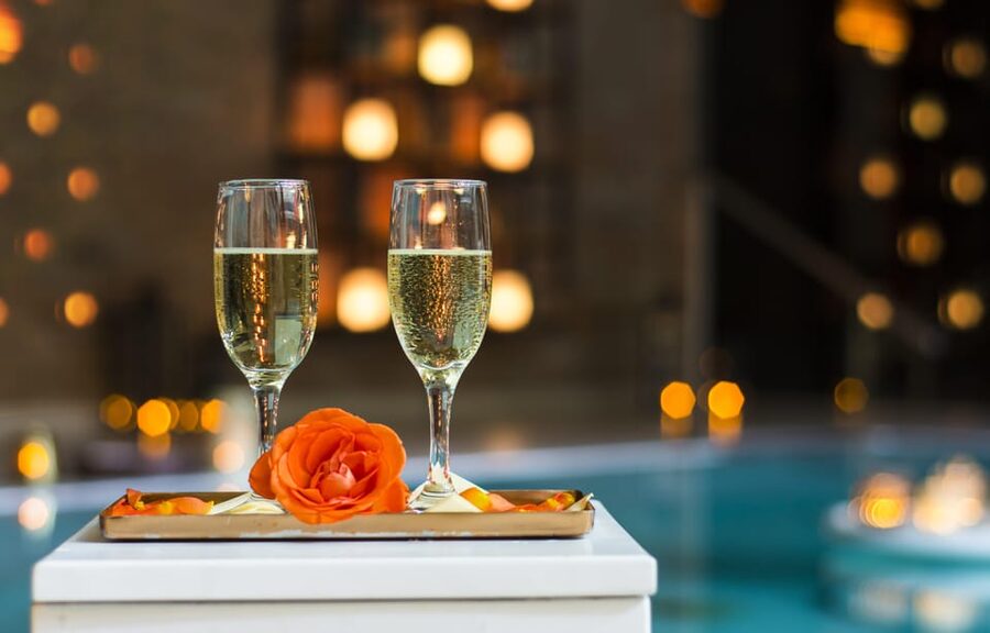 Budapest: Couple Holistic Swedish Massage with Jacuzzi Time - Booking, timing, and cancellation advice