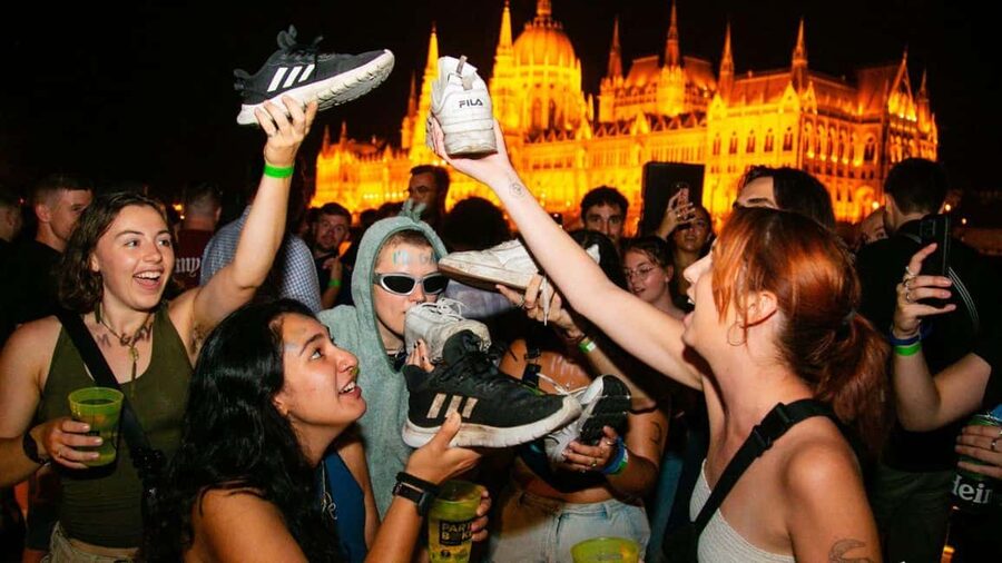 Budapest: Danube Beat Party Cruise with Drink Packages - Key details before you book