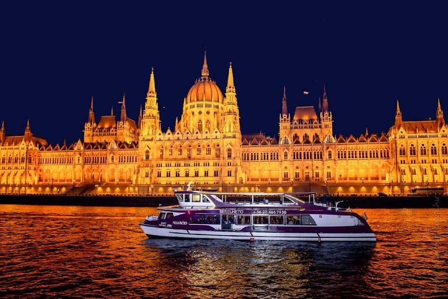 Budapest: Danube Cruise with Folk Dancing and Drinks - What the music and dancing are really like