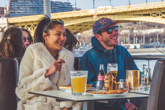 Budapest Danube Pizza Cruise with Welcome Drink - Chain Bridge and the Parliament view