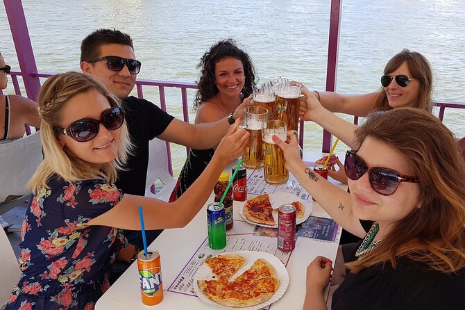 Budapest Danube Pizza Cruise with Welcome Drink - Gellért Hill, Liberty Bridge, and the southern riverfront