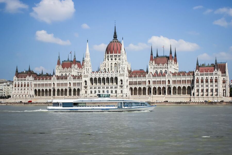 Budapest: Daytime Sightseeing Boat Cruise - Is $23 good value?