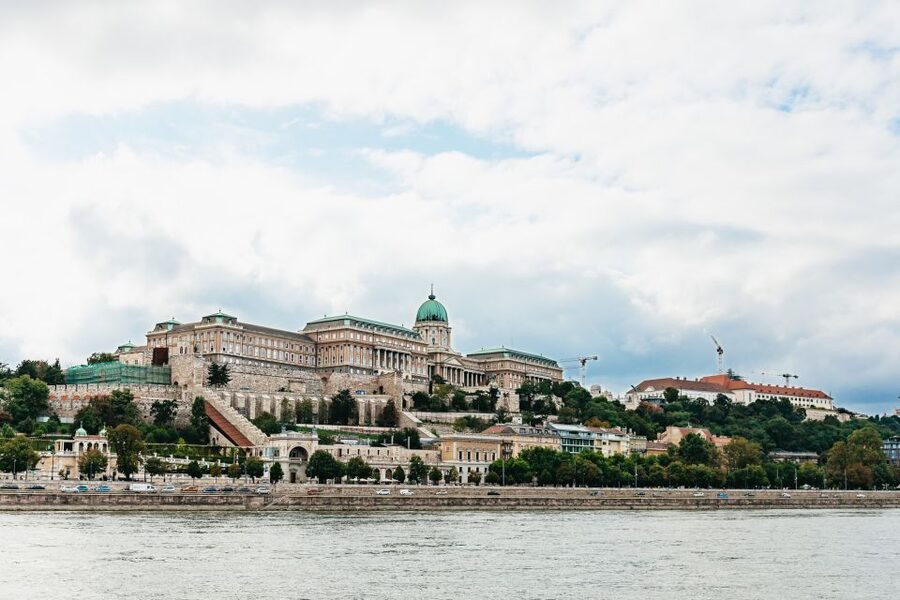 Budapest: Downtown Budapest Cocktail Cruise - Should you book the Budapest cocktail cruise?