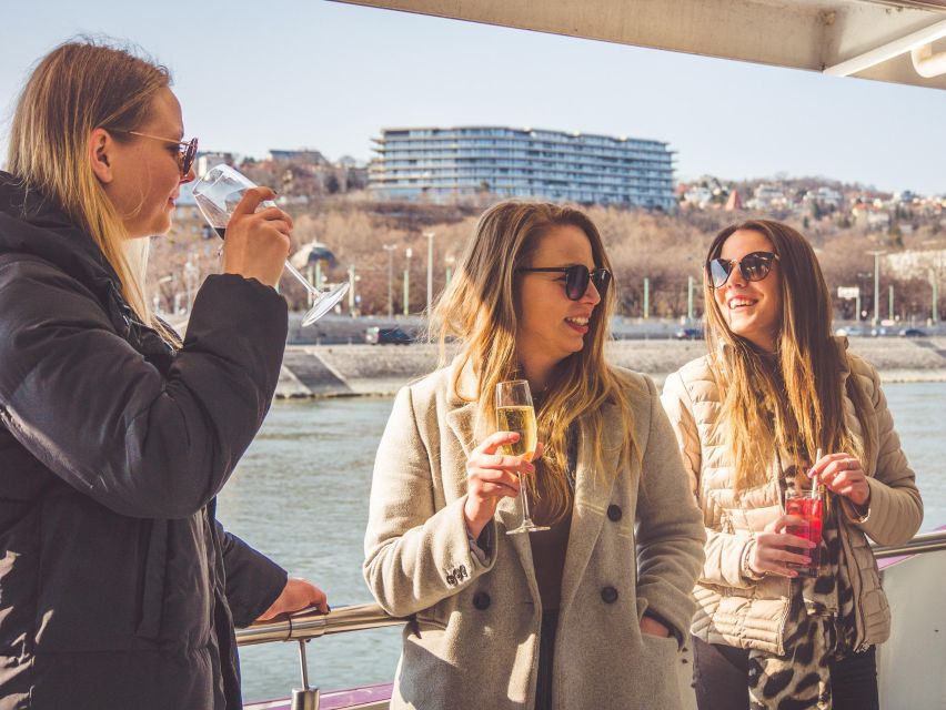Budapest: Downtown Budapest Cocktail Cruise - Who will enjoy this cruise most