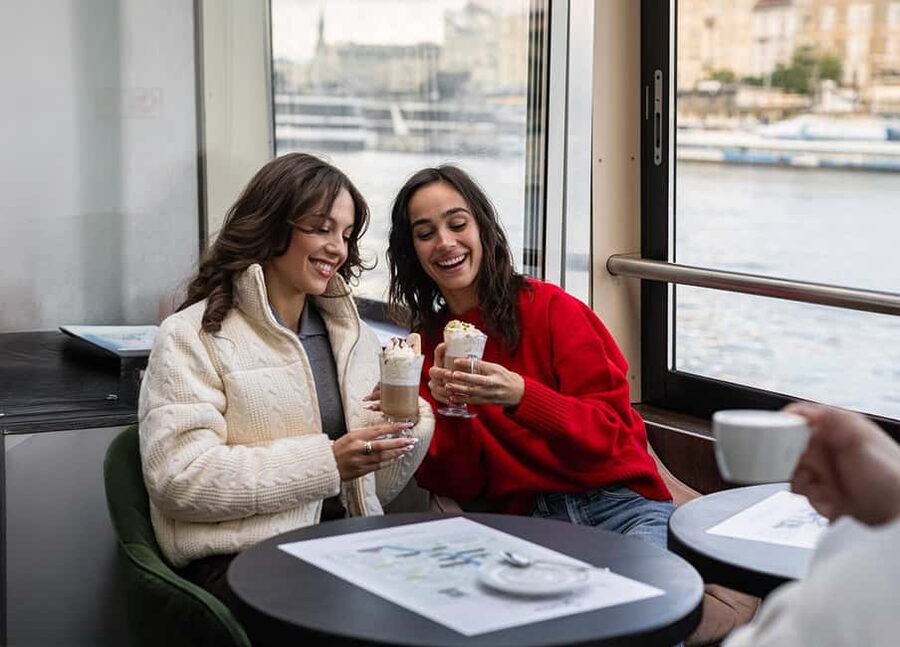 Budapest: Downtown Budapest Unlimited Booze Cruise - Key points to know before boarding