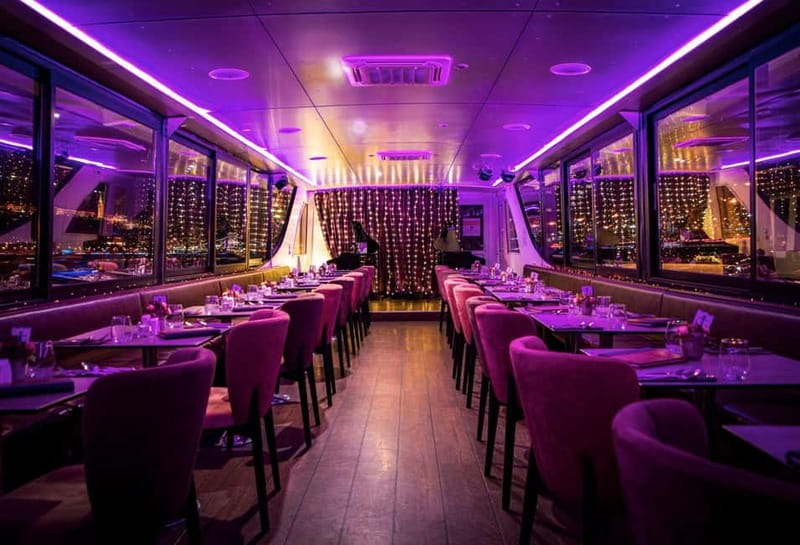 Budapest: Evening Cruise with 4-Course Dinner - The four-course dinner and table setting