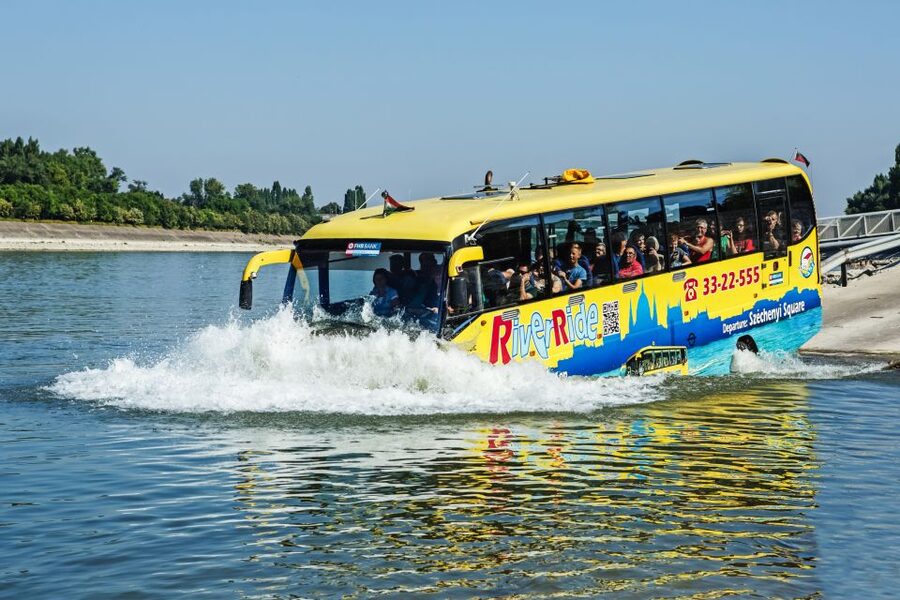 Budapest: Floating Bus Tour by Land and Water - The road circuit through central Budapest