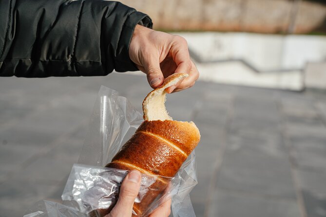 Budapest Food Tour: Market to Tavern with 14+ Tasters & Wines - Why the guide can make or break the route