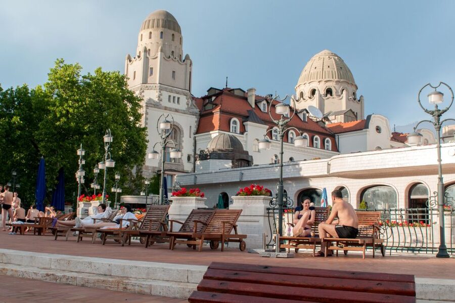 Budapest: Full-Day Gellért Spa Ticket - Practical rules that affect your visit