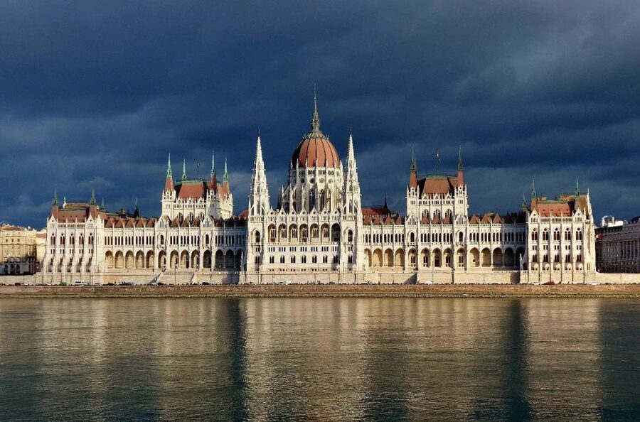 Budapest Full-Day Private Guide Services - Accessibility and practical planning