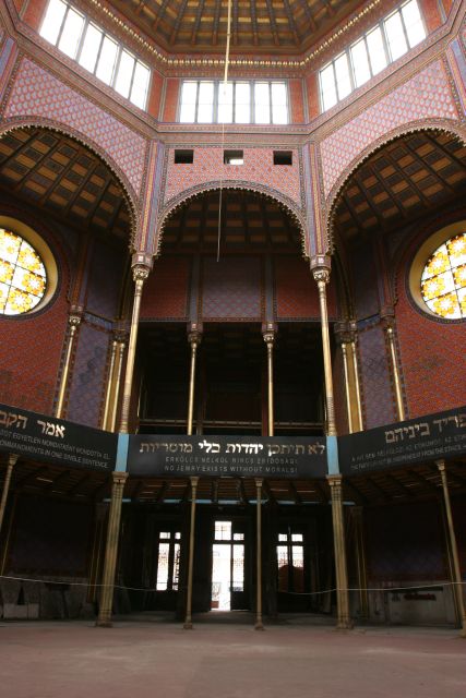 Budapest Grand Half-Day Jewish Heritage Tour - Walking the former ghetto