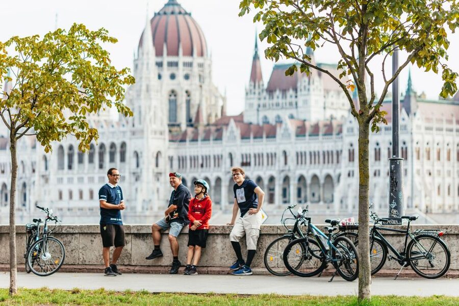 Budapest: Grand Sightseeing Bike Tour - Fishermen’s Bastion and the best city views