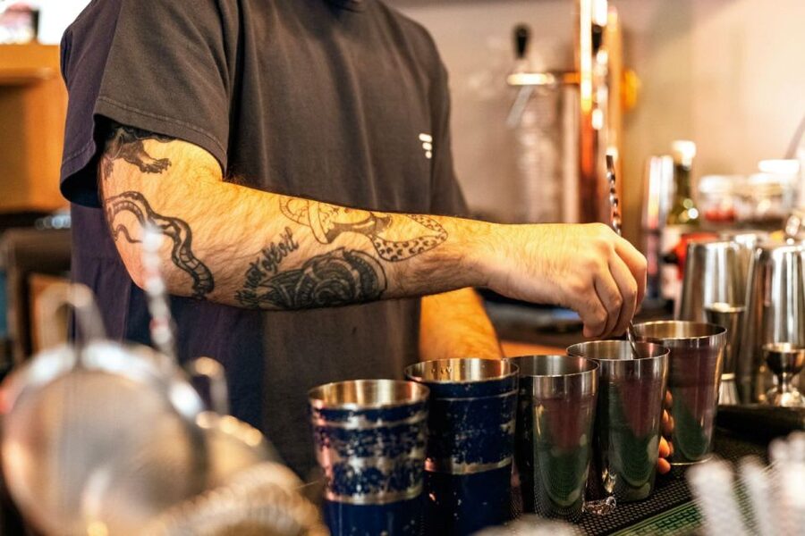 Budapest: Guided Bar Crawl Walking Tour - What this Budapest bar crawl really offers