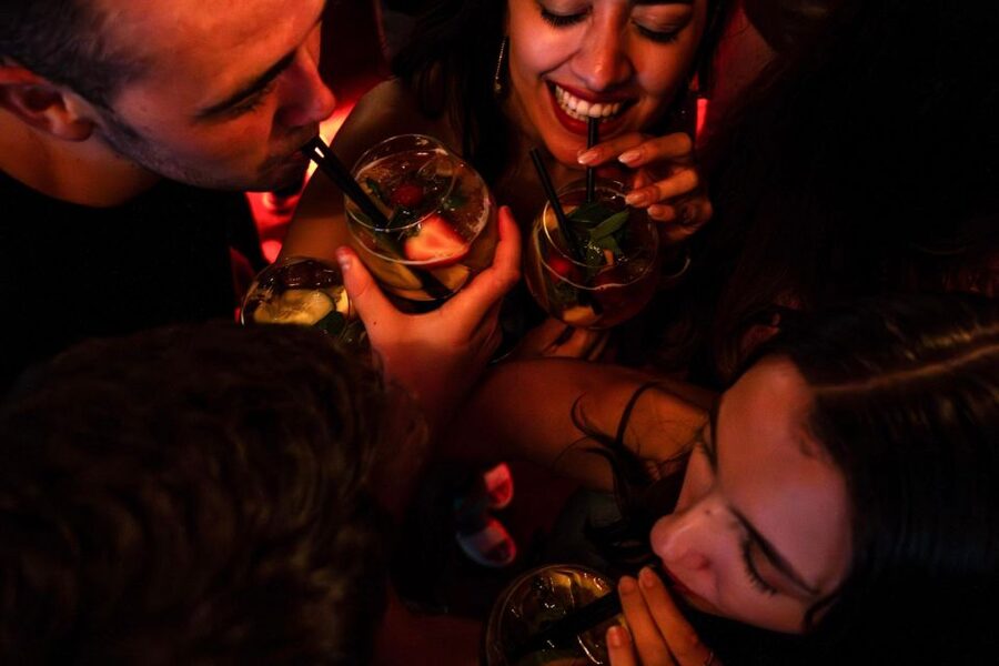 Budapest: Guided Bar Crawl Walking Tour - Ending at Füge Udvar with music and dancing