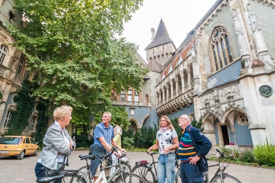 Budapest: Guided City Discovery Bike Tour - Who should book this Budapest bike tour?