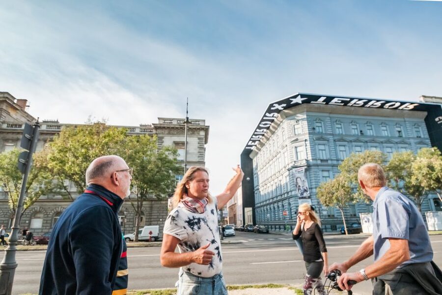 Budapest: Guided City Discovery Bike Tour - Andrassy Street, Broadway, and the Opera House