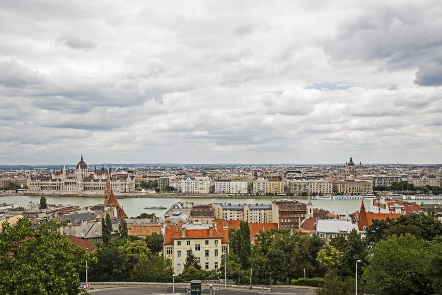 Budapest: Guided City Tour by E-Bike - Down to the Danube Promenade and the Great Market Hall