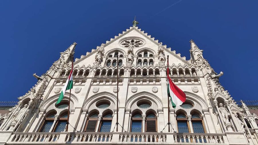 Budapest: Guided City Walking Tour in Buda and Pest - The Two Digital Guides Are Part of the Value