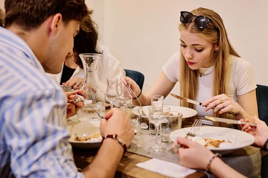 Budapest Guided Food Tour with Drinks Included - Nokedli, sit-down dishes, and the move toward classic cooking