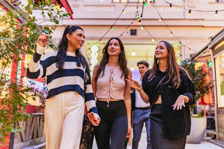 Budapest: Guided Foodie Walking Tour with Food and Drinks - Three drinks, with a taste of Hungary’s wine country