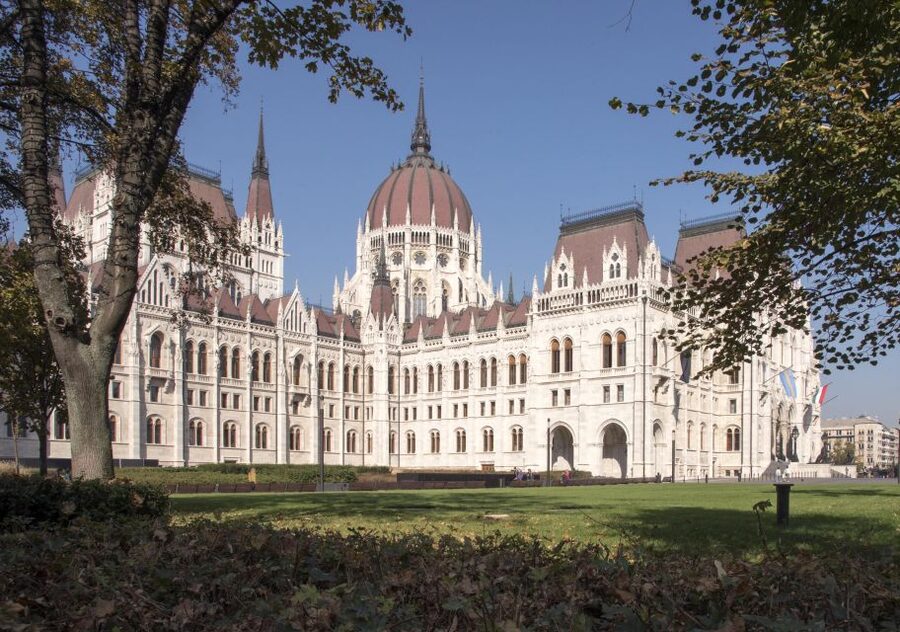 Budapest: Guided Walking Tour of Pest - Chain Bridge and the Danube Bank
