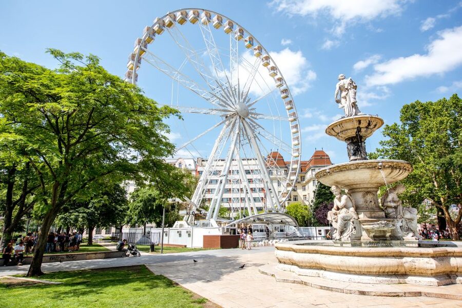 Budapest: Guided Walking Tour of Pest - Liberty Square and the less obvious Pest