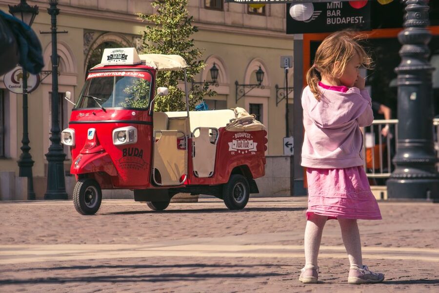 Budapest: Half-Day Exclusive Highlights Private Tour - Key points for a four-hour Budapest tuk-tuk tour