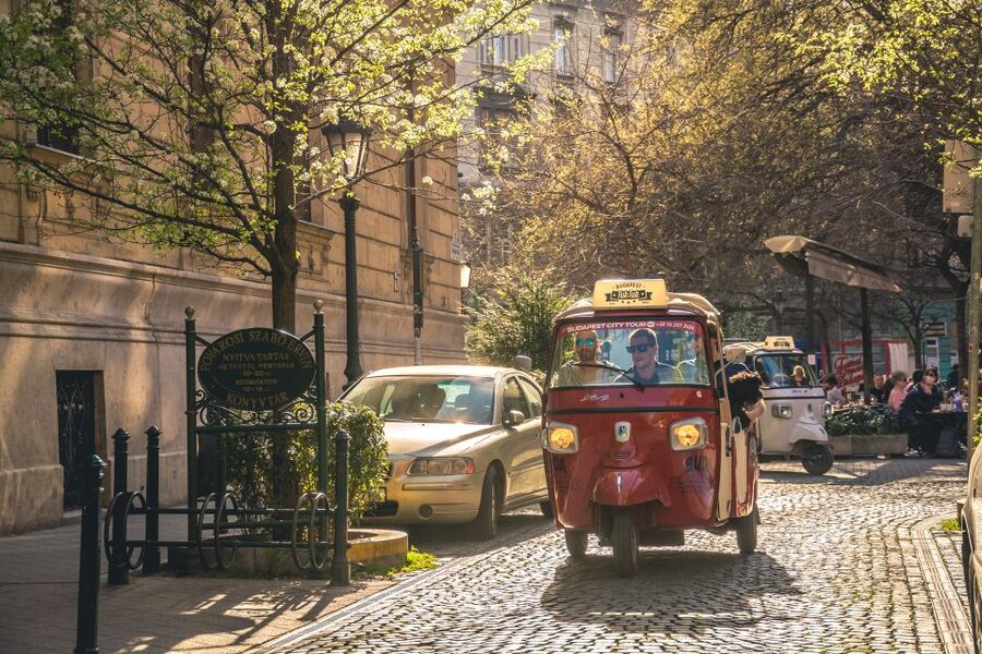 Budapest: Half-Day Exclusive Highlights Private Tour - Price and what you receive for $181