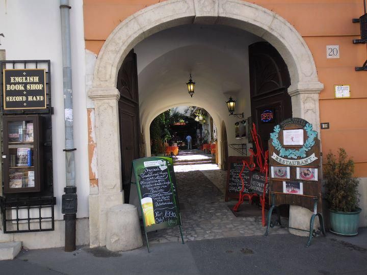 Budapest: Half-Day Highlights Small Group Private Tour - The four-hour time limit needs honest expectations
