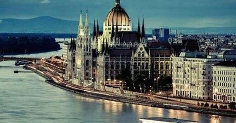 Budapest: Half-Day Highlights Small Group Private Tour - Who should book this Budapest tour