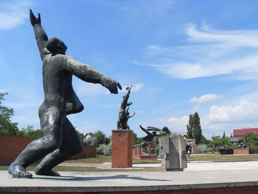 Budapest Half-Day Tour: Life Behind the Iron Curtain - Price, group size, and the real value