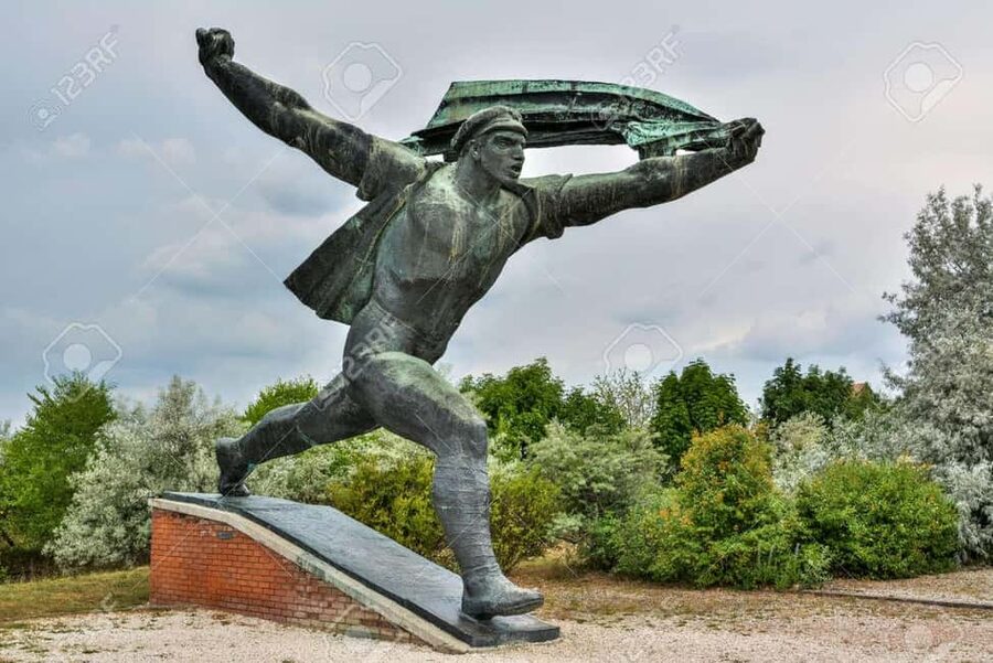 Budapest Half-Day Tour: Life Behind the Iron Curtain - Who should book this Budapest history tour?