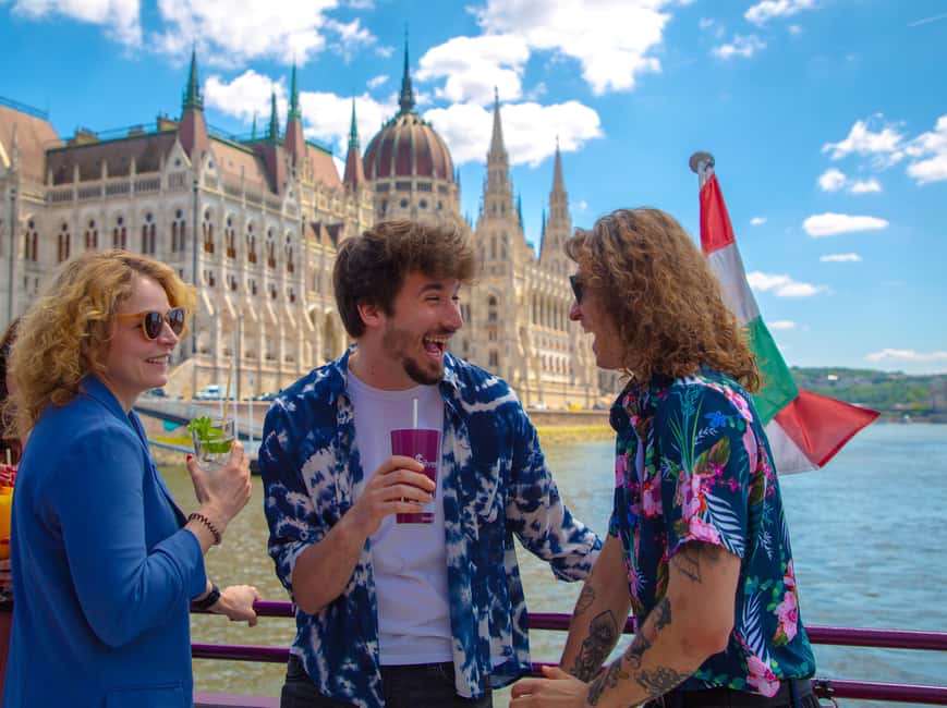 Budapest: Happy Hour Sightseeing Cruise - Choosing between the lower cabin and upper deck