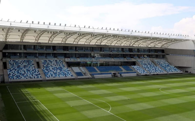 Budapest: Hidegkuti Stadium Guided Tour - From press room to trophy winners steps