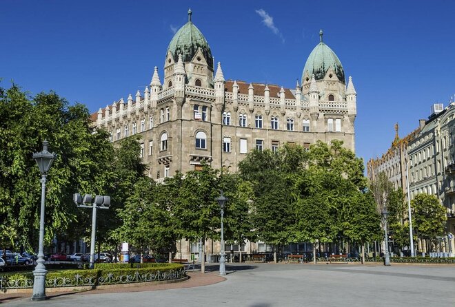 Budapest Highlights Private E-bike Tour - Starting in the Jewish Quarter