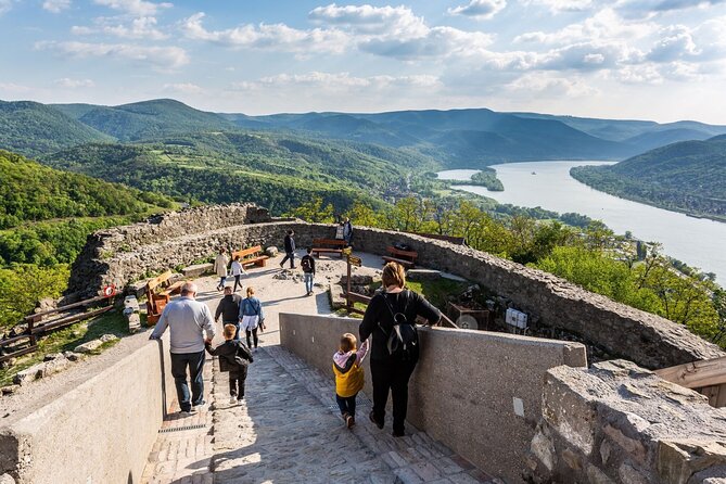 Budapest Hike to Visegrád Castle w or wo Sauna/Danube beach - Guide Zsolt and the private format