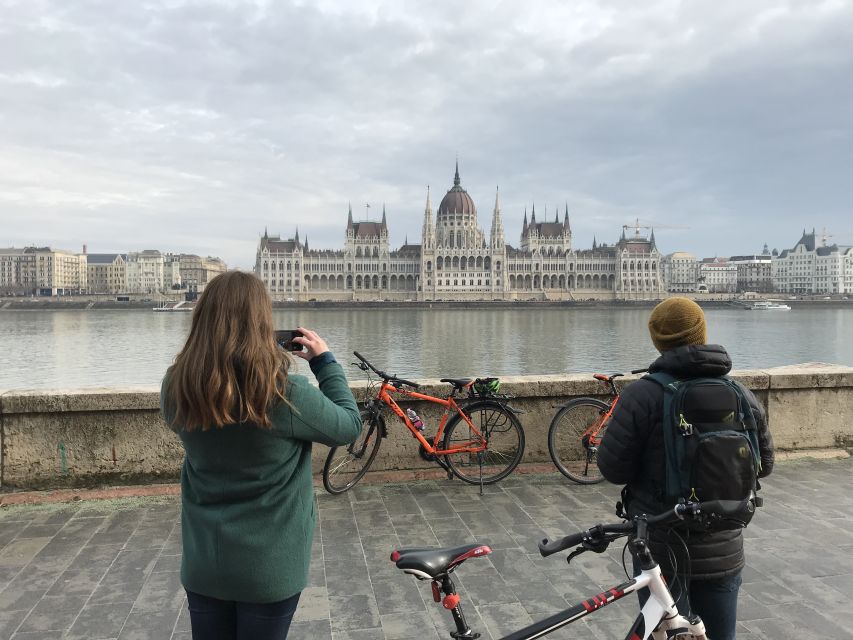 Budapest: Historic Downtown Bicycle Ride with Scenic Views - Andrássy Avenue and the story of modern Hungary