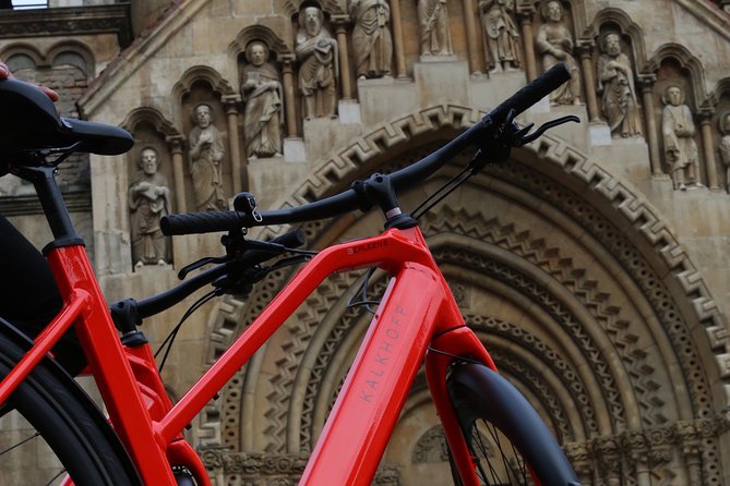 Budapest: Historic Downtown ride on E-Bicycles Buda & Pest - Vajdahunyad Castle and Szechenyi Baths