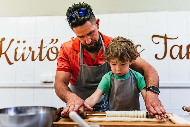Budapest: Hungarian Chimney Cake Workshop in the City Center - How to fit it into a Budapest day