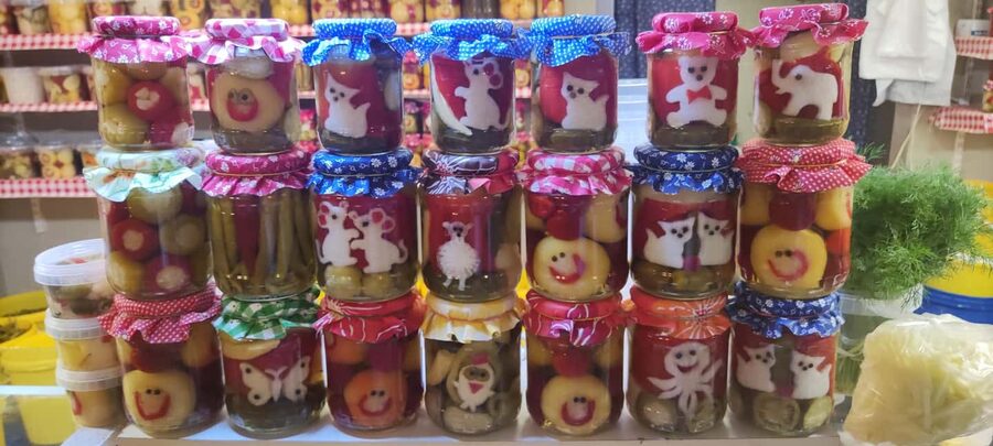 Budapest: Hungarian Cuisine in the Market Hall (german) - Honey, chocolate, strudel, and the sweet side of Hungary