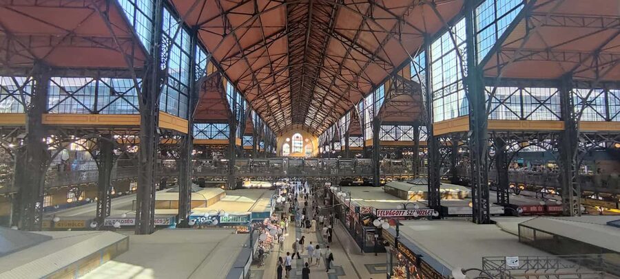 Budapest: Hungarian Cuisine in the Market Hall (german) - Why the guide makes the difference