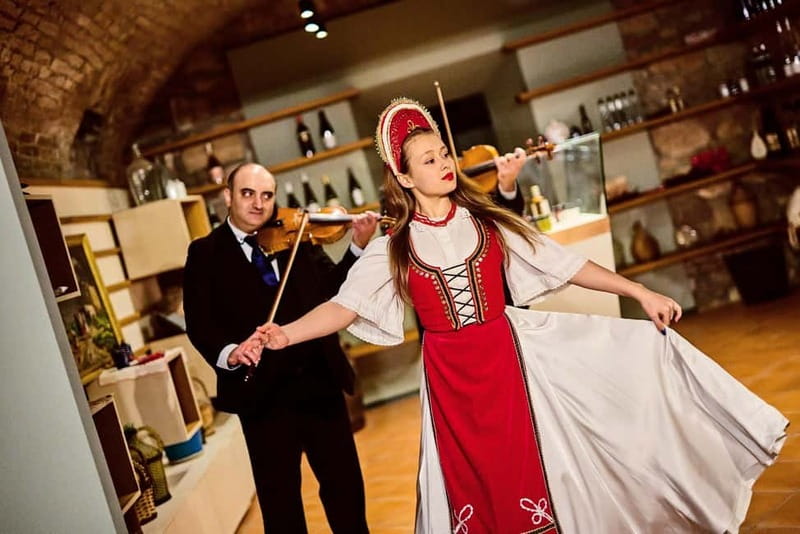 Budapest: Hungarian Folk Dance & Concert with Dinner Option - What the 18:30 to 20:20 schedule really means