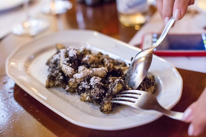 Budapest Jewish Cuisine & Culture Walk - Why this Jewish quarter walk works