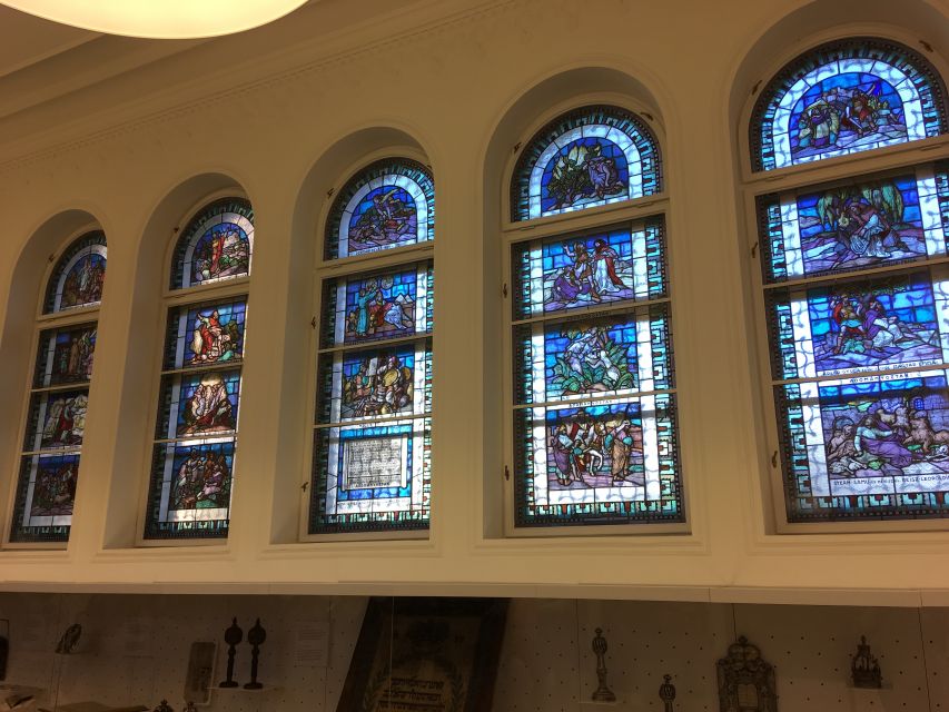 Budapest: Jewish Heritage Guided Tour with Synagogue Ticket - Heroes’ Temple and the Ghetto Wall exhibition