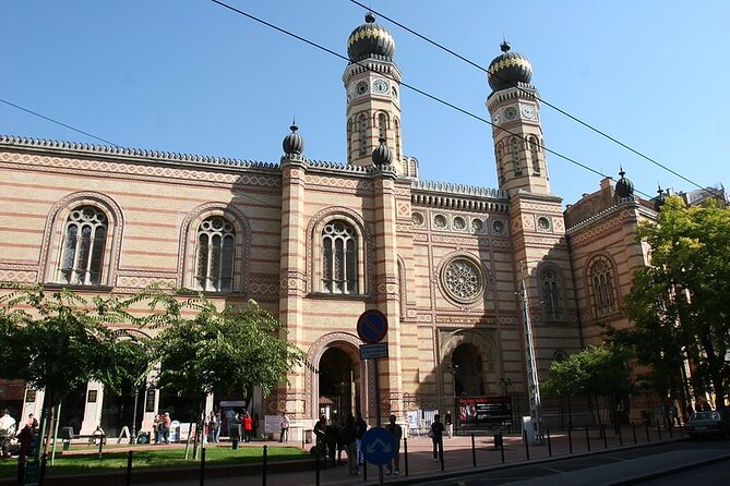 Budapest Jewish Heritage Memorial Walking Tour & Synagogue Entry - Why this tour matters in Budapest